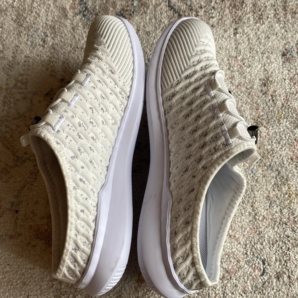 Propet Travelbound Slide Sneaker !
